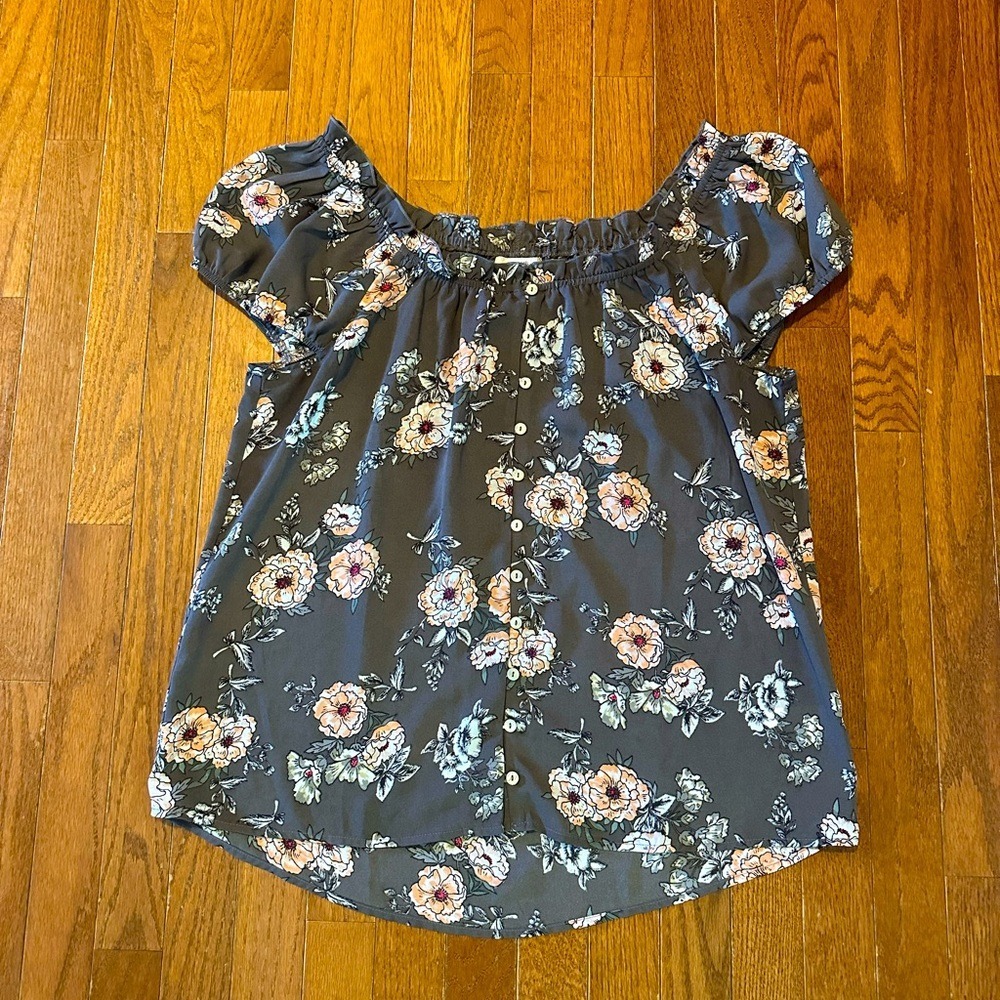 Maurice's Flowy floral top grey‎